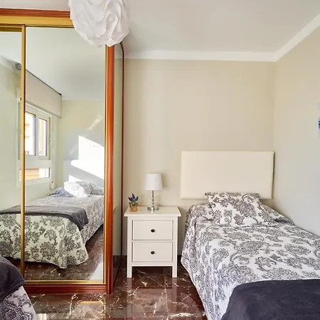 Center Apartment *